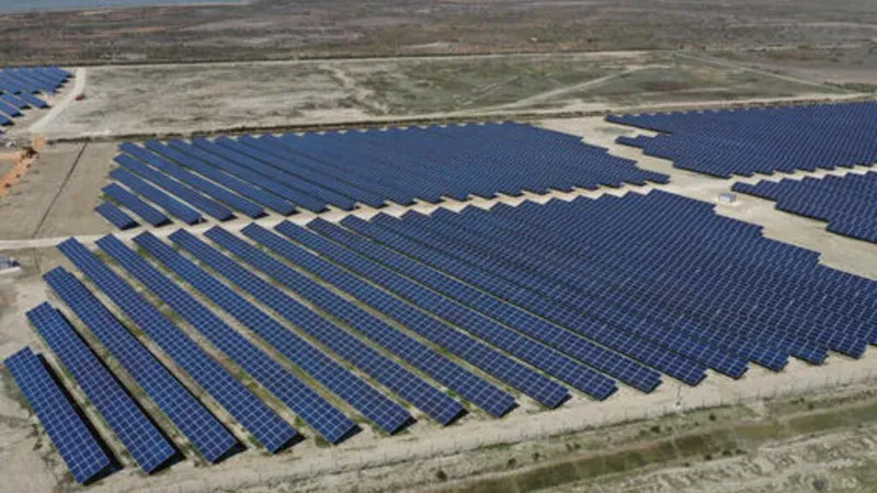Blerja e energjisë nga centrali diellor në Karavasta – Aktivizohet ndihma shtetërore, shkak ndryshimi për blerjen 15-vjeçare me çmim 24.89 euro/mWh