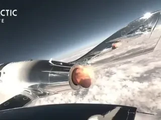 Aeroplani hapësinor bën fluturimin e parë të suksesshëm jashtë atmosferës së Tokës