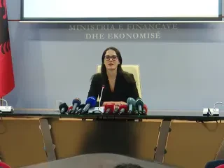 Sa kushton rritja e pagave për administratën dhe ligjvënësit? – Ibrahimaj: Heqim favorizimet për disa sektorë, ndryshon taksa e pasurisë