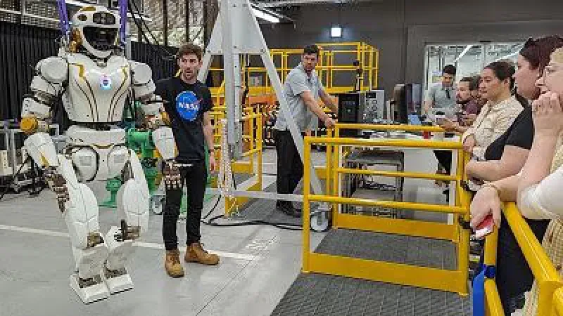 Njihuni me robotin kujdestar të parin në botë që do të kujdeset për të moshuarit dhe pacientët!