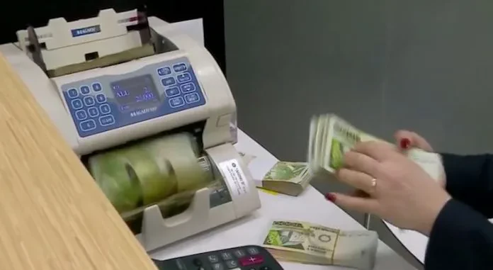 Kredia ndaj privatit, rritje me 35% në Qershor – Tregtia, industria përpunuese, hoteleri/restorante dhe “real estate”, kryesojnë vrullin