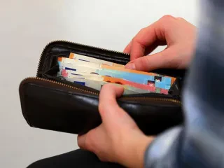 “Rënia e euros, normale. S’ka pasur spekulime” – Themeli: Mbiçmimi i lekut, rol të rëndësishëm në zbutjen e inflacioni