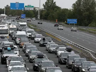 Pirja e duhanit në makina: Cilat janë rregullat në Europë dhe në Shqipëri?!