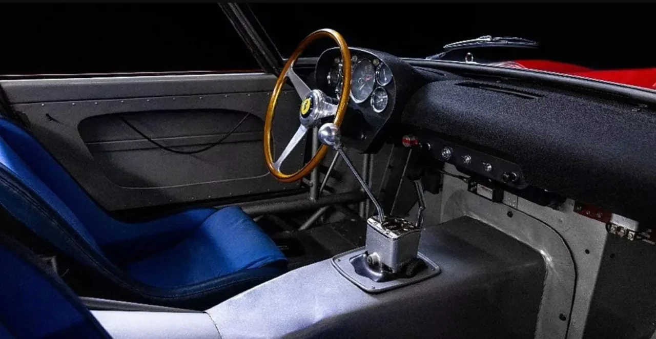 “Grali i Shenjtë” i koleksionistëve, makina Ferrari që do të shitet për një çmim rekord