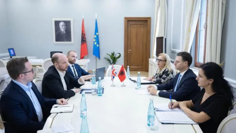 Mete takim me ambasadorin e Mbretërisë së Bashkuar – Në diskutim marrëdhëniet ekonomike dhe Procesi i Berlinit