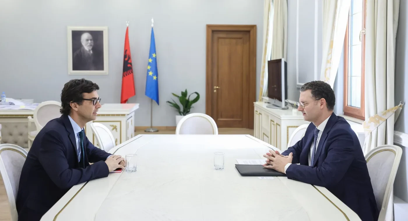 Ministri Mete takim me Përfaqësuesin e FMN – Në diskutim reforma e financave publike dhe konsolidimi fiskal