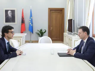 Ministri Mete takim me Përfaqësuesin e FMN – Në diskutim reforma e financave publike dhe konsolidimi fiskal