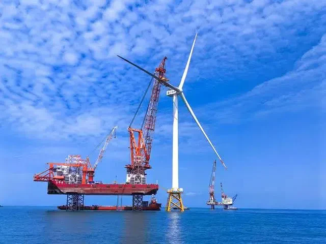 Turbina me erë më e madhe në botë thyen rekordin e mëparshëm duke gjeneruar sasi të jashtëzakonshme energjie!