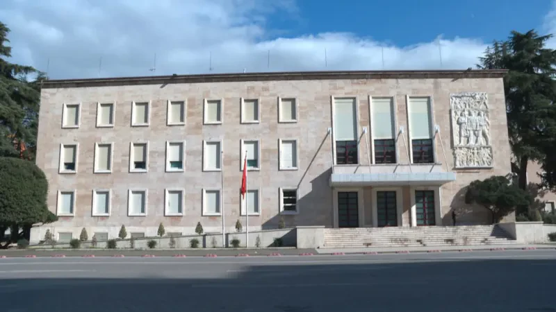VKM/ Agjencia e Lundrës i kalon FSHZH! Do të përdoret për një kompleks të ri sportiv