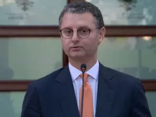 Ndryshon buxheti, rishpërndahen 460 milion USD – 120 milion USD për rindërtimin, “furnizohet” skema e naftës