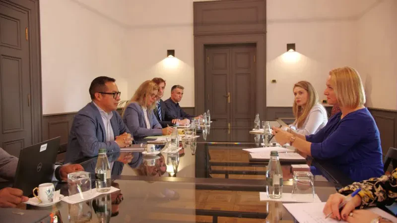 Ministrja Denaj: Banka Botërore financim 65 milionë euro për rritjen e aksesit në tregje për fermerët dhe sigurinë ushqimore
