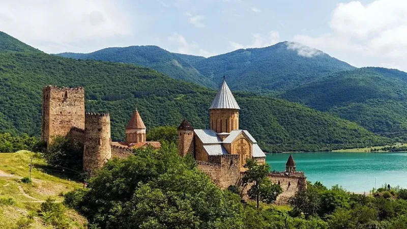 Pushime pa problemin e vizave: Cilat vende mund të vizitojnë europianët më gjatë?