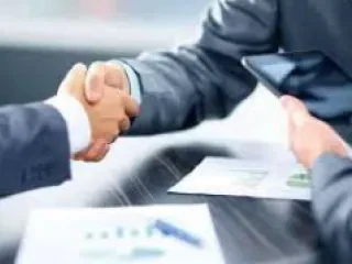 Ndryshojnë preferencat e bankave, kujt po i japin kredi? – Më të parapalqyerat kompanitë e shërbimeve, ulin financimin për ndërtuesit e tregtarët