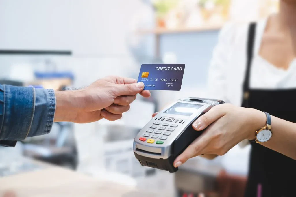 Banka e Shqipërisë: 57% e totalit të transfertave bankare u kryen nëpërmjet pagesave elektronike