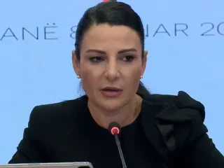 Balluku thirrje bizneseve: Mos bini pre e abuzimit duke blerë dokumentacione për parqe fotovoltaike!