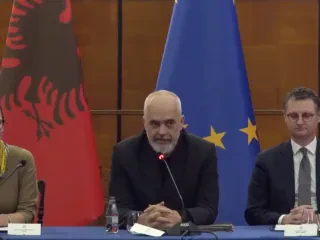 Biznesi, me “shtëpi” të re te piramida – Rama: Ulet papunësia, rriten investimet e huaja. “Shtëpia e re e biznesit do të jetë në një nga kubat e piramidës”