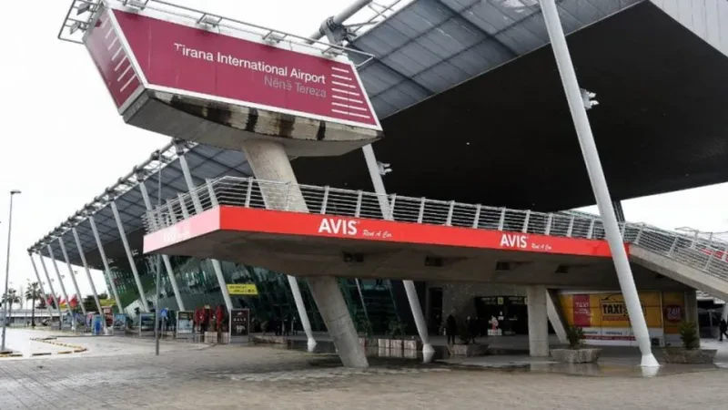 Transporti ajror performon “lart” – Fluturimet u rritën me 31%. U regjistruan rreth 7,3 milionë pasagjerë