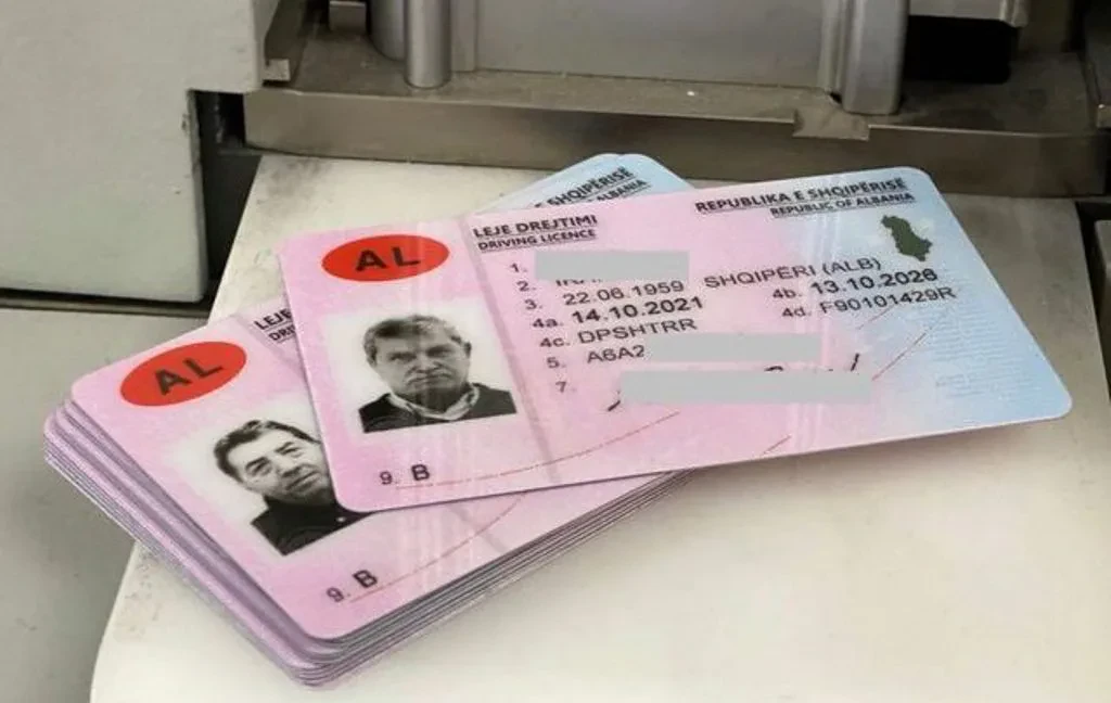 Nga 5 shkurti ndryshojnë tarifat për patentat e makinave në Shqipëri. Shpjegimi i Drejtorisë së Shërbimeve të Transportit Rrugor