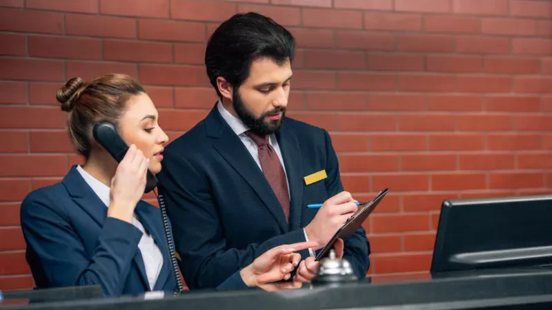 Investimet strategjike na çojnë drejt turizmit elitar? – Eksperti: Strukturat hoteliere me 4-5 yje ofrojnë standardin e një turizmi të shtrenjtë