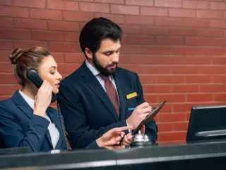 Investimet strategjike na çojnë drejt turizmit elitar? – Eksperti: Strukturat hoteliere me 4-5 yje ofrojnë standardin e një turizmi të shtrenjtë