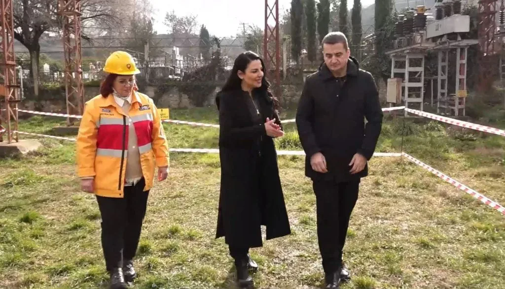 Nis rehabilitimi i nënstacionit elektrik të Pogradecit, Balluku: Plan investimesh në të gjitha qytetet turistike!