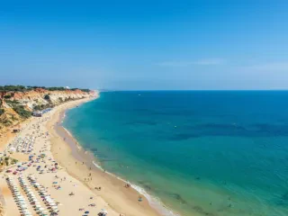 3 plazhet më të mira në botë janë të gjitha në Europë! Cilat janë plazhet e tjera në top listë?