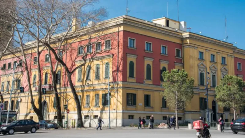 Ndarja e financave me ekonominë, ndryshime në qeveri – Duma i bashkohet kabinetit. Manjani e Yzeiraj kalojnë në ministrinë e re 