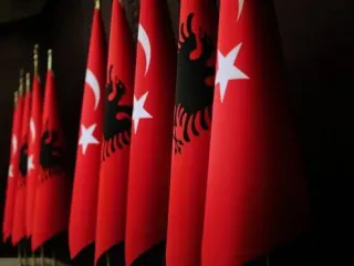 Turqit, 3 miliardë dollarë investime në Shqipëri – Marrëveshje bashkëpunimi/ Jaka: Synojmë zgjerim dhe rritje të eksporteve