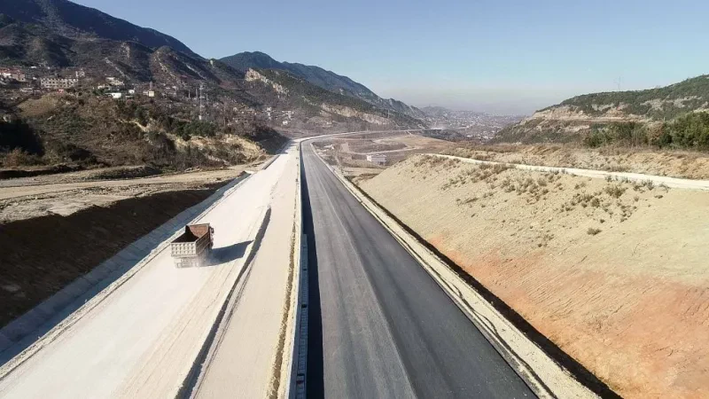 Investime në rrugën Shkodër-Mali i Zi – BERZH, tender për aksin Shirokë-kufi, ndërhyrje edhe në ujësjellës-kanalizime