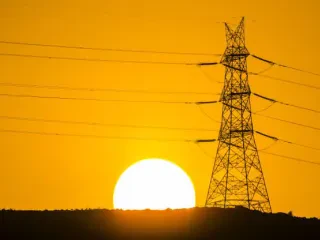 Rregullat e reja për balancat e energjisë – OST: Intervali 15 minutësh s’mund të realizohet, kompanive iu duhet më tepër kohë