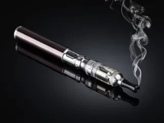Ndalohet shitja e cigareve elektronike për moshën nën 18 vjeç! – Braçe: Përgjegjësia, te distributorët e supermarketet. Të përfshihen në taksim!