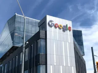 Hetimet ndaj Google për konkurrencën e pandershme – Praktika të padrejta dhe informacione jo të plota për përdoruesit