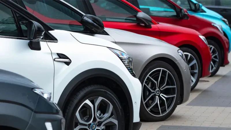 Sa është “mosha” mesatare e makinave në Shqipëri? – INSTAT: Vetëm 1.1% e automjeteve janë të reja. 35.8% e tyre, mbi 20-vjeçare