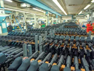 Prodhimi i armëve, më pak taksa për kompanitë – Gjoba deri në 50 mln lekë për subjektet që kryejnë shkelje