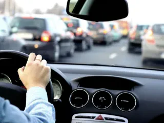 “Jo marka specifike në tenderët për automjete” – APP iu tërheq vëmendjen institucioneve: Kufizohet pjesëmarrja e operatorëve në garë