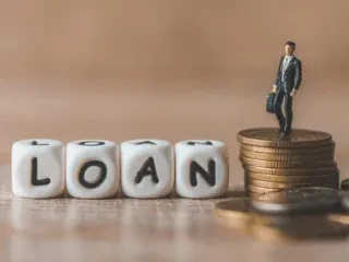 Vijon zhvendosja e shqiptarëve drejt lekut – BSH: Për 6-mujorin, pesha e kredisë në monedhën vendase u rrit në 72.4%