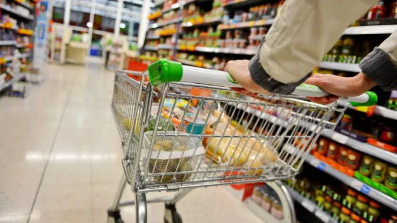 Pritet rritje e çmimeve në sektorin e shërbimeve – Vrojtimi i BSH/ Qytetarët u treguan më optimistë për situatën financiare në vend