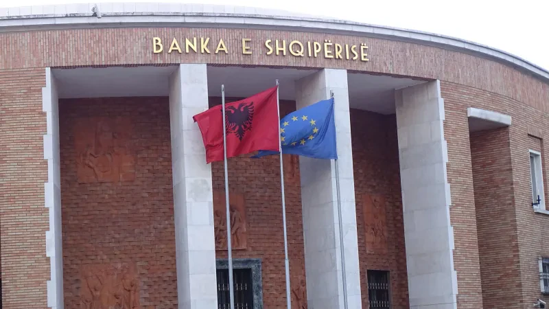 BSH përgatit udhëzuesin e parë për rreziqet financiare të lidhura me klimën dhe mjedisin