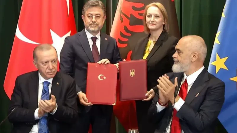 Shqipëria dhe Turqia konsolidojnë bashkëpunimin në fushën bujqësisë – Denaj nënshkruan me homologun turk, Deklaratën për Sigurimet në Bujqësi