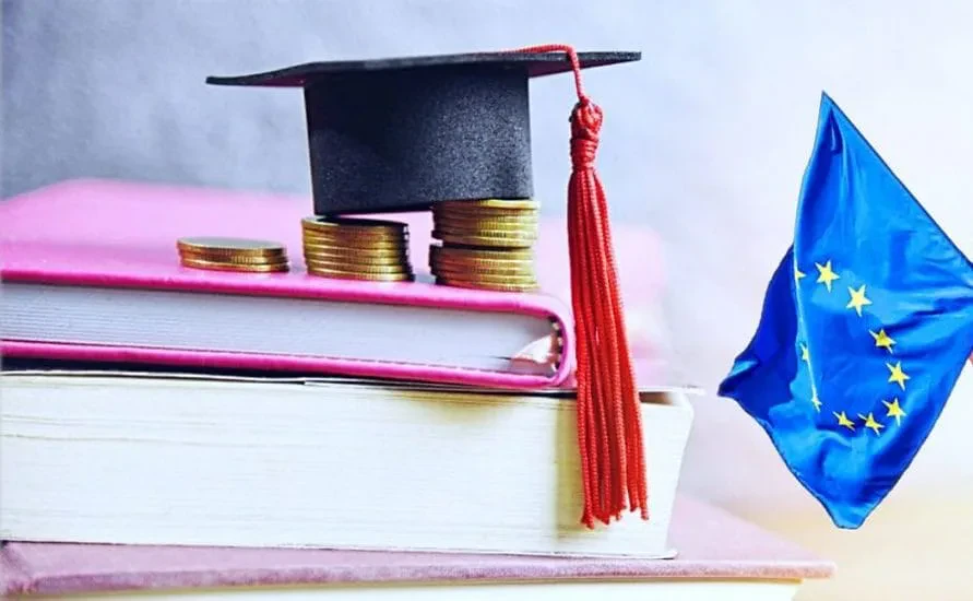 Kredia studentore me risi – Të rinjtë nëpër fakultetet mund të aplikojnë nëpërmjet e-Albania