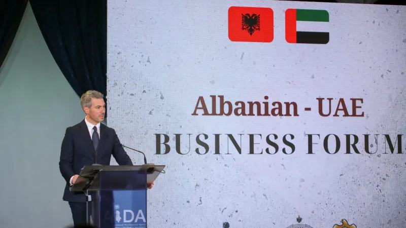 Shqipëria dhe Emiratet e Bashkuara Arabe Forcojnë Marrëdhëniet Ekonomike në Forumin e Biznesit