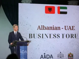 Shqipëria dhe Emiratet e Bashkuara Arabe Forcojnë Marrëdhëniet Ekonomike në Forumin e Biznesit
