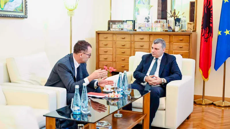 Sejko me drejtorin e FMN: Paketa e BSH ul kostot dhe rrit transparencën për kreditë konsumatore