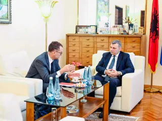 Sejko me drejtorin e FMN: Paketa e BSH ul kostot dhe rrit transparencën për kreditë konsumatore