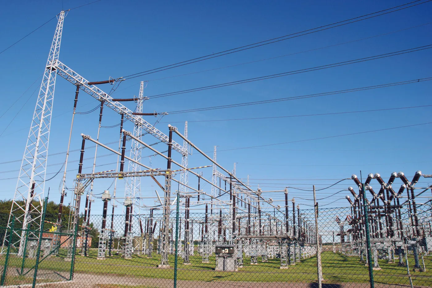 Energjia, dy kontrata me vlerë 4.5 milionë euro për investime në rrjet