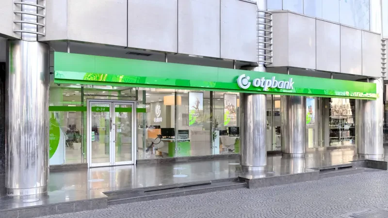 Kur shifrat flasin për njerëzit: Viti më i mirë i OTP Bank Albania në pasqyrë të jetës së përditshme
