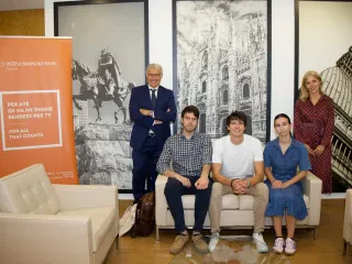 Intesa Sanpaolo Bank Albania mbështet, me 27,000 € në bursa, 3 studentë të Kolegjit të Europës