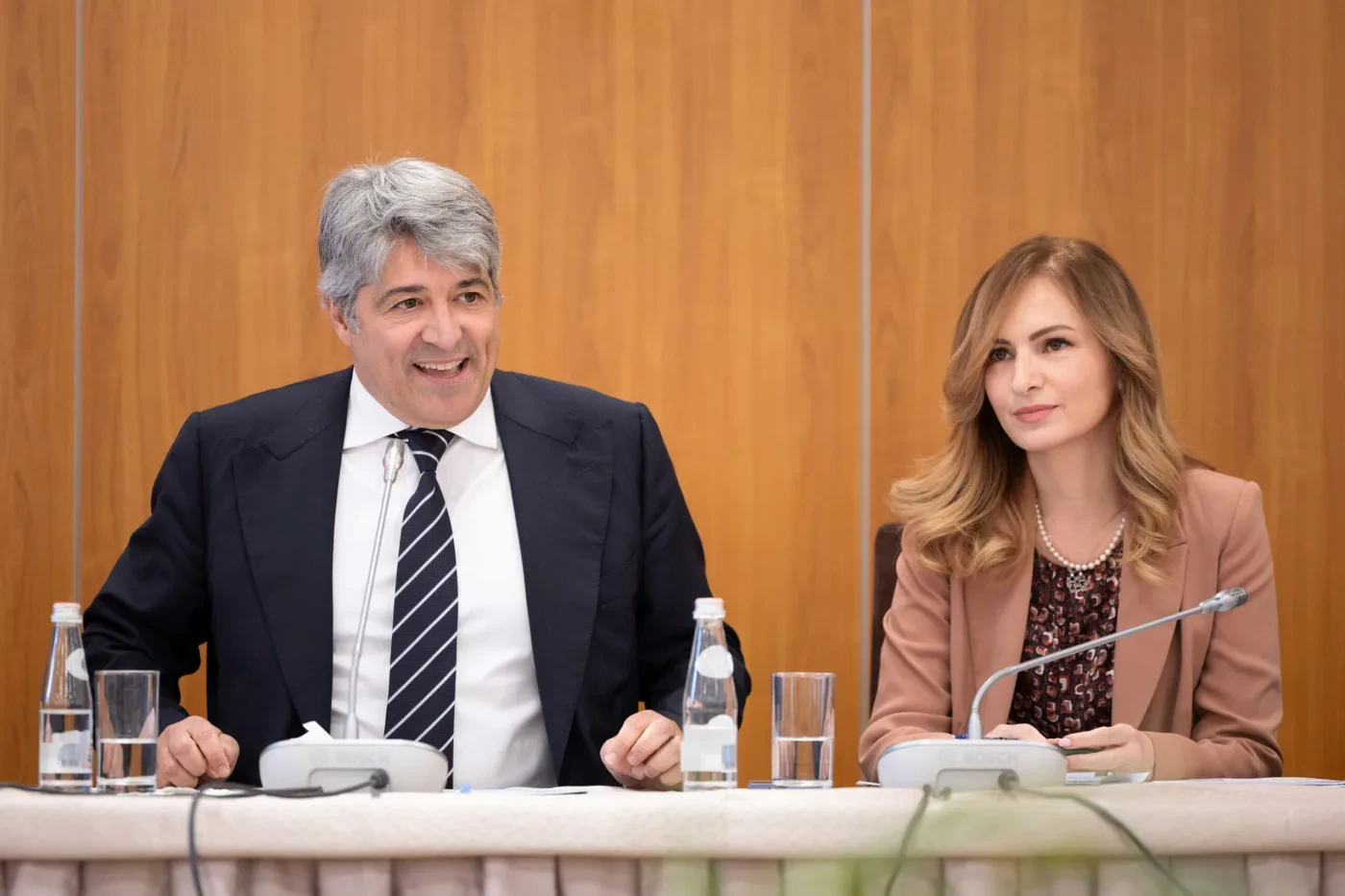 Tryezë diskutimi midis Intesa Sanpaolo Bank dhe AMF mbi Fondet e Investimit