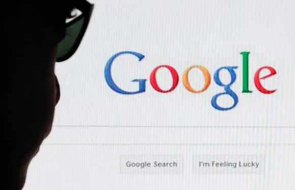 Punonjësi i Google akuzohet se fitoi 1.2 mln dollarë me informacione sekrete