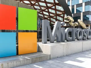 Microsoft krijon një kompani prej 2.5 miliardë dollarësh për të ndihmuar bizneset të zbatojnë AI